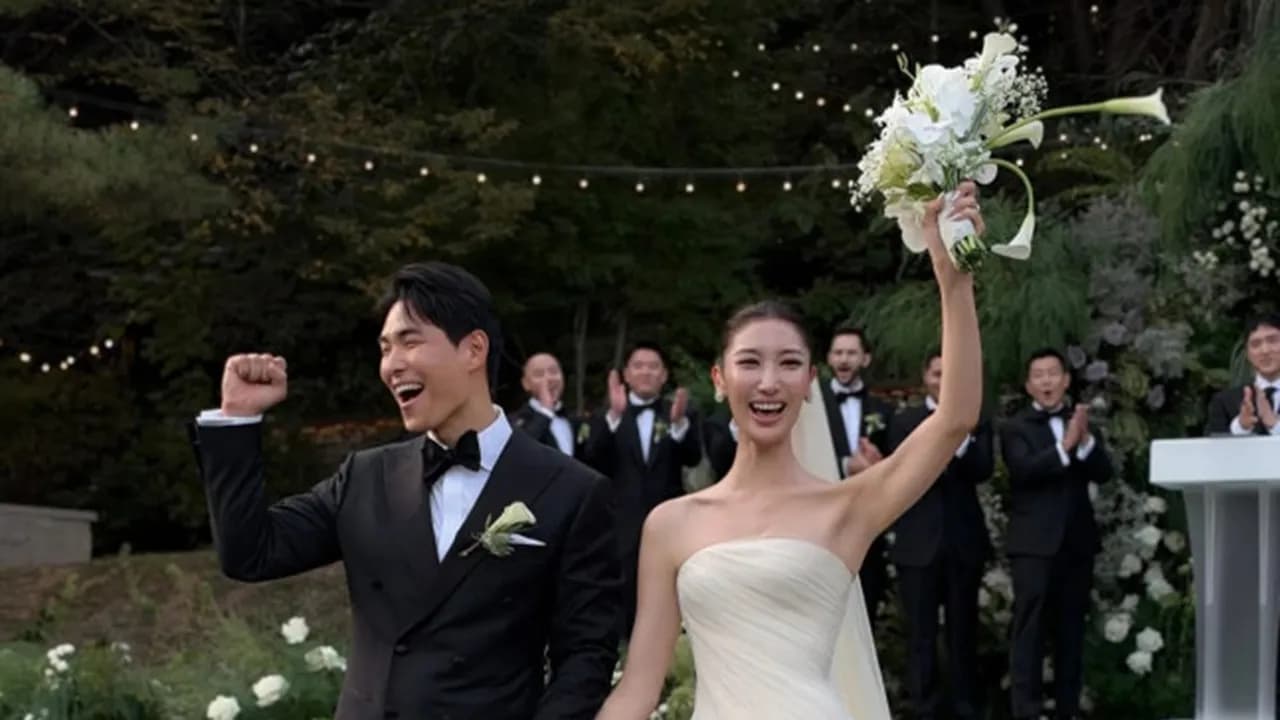 활옷·족두리 쓴 ‘케데헌’ 이재, 샘 킴과 전통美 살린 깜짝 화촉 “한국적 뿌리 담아”